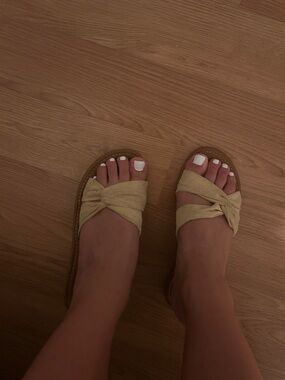 Knot-Detail Women's Slide Sandals in Light Beige